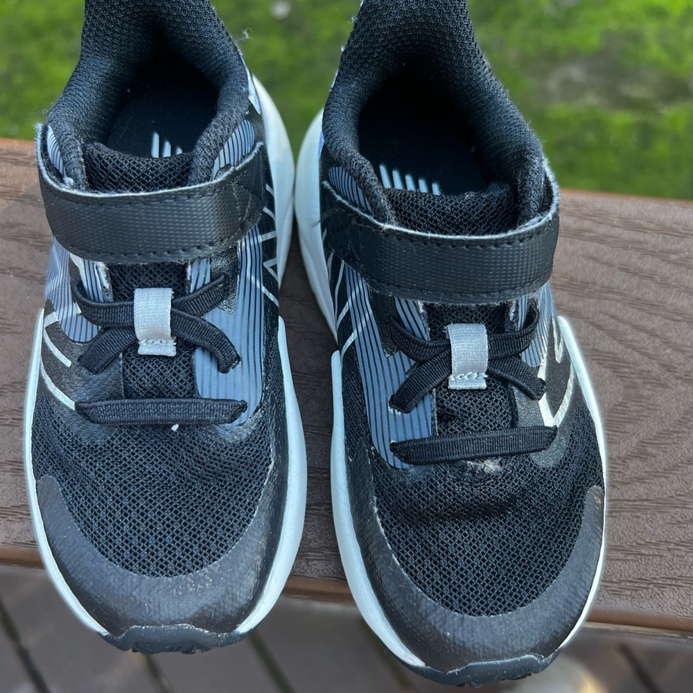 New Balance Kids' Rave Run V2 Hook & Loop Running Shoe - Picture 6 of 6
